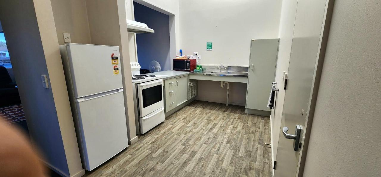 Acorn Estate Motel มาสเตอร์ตัน ภายนอก รูปภาพ