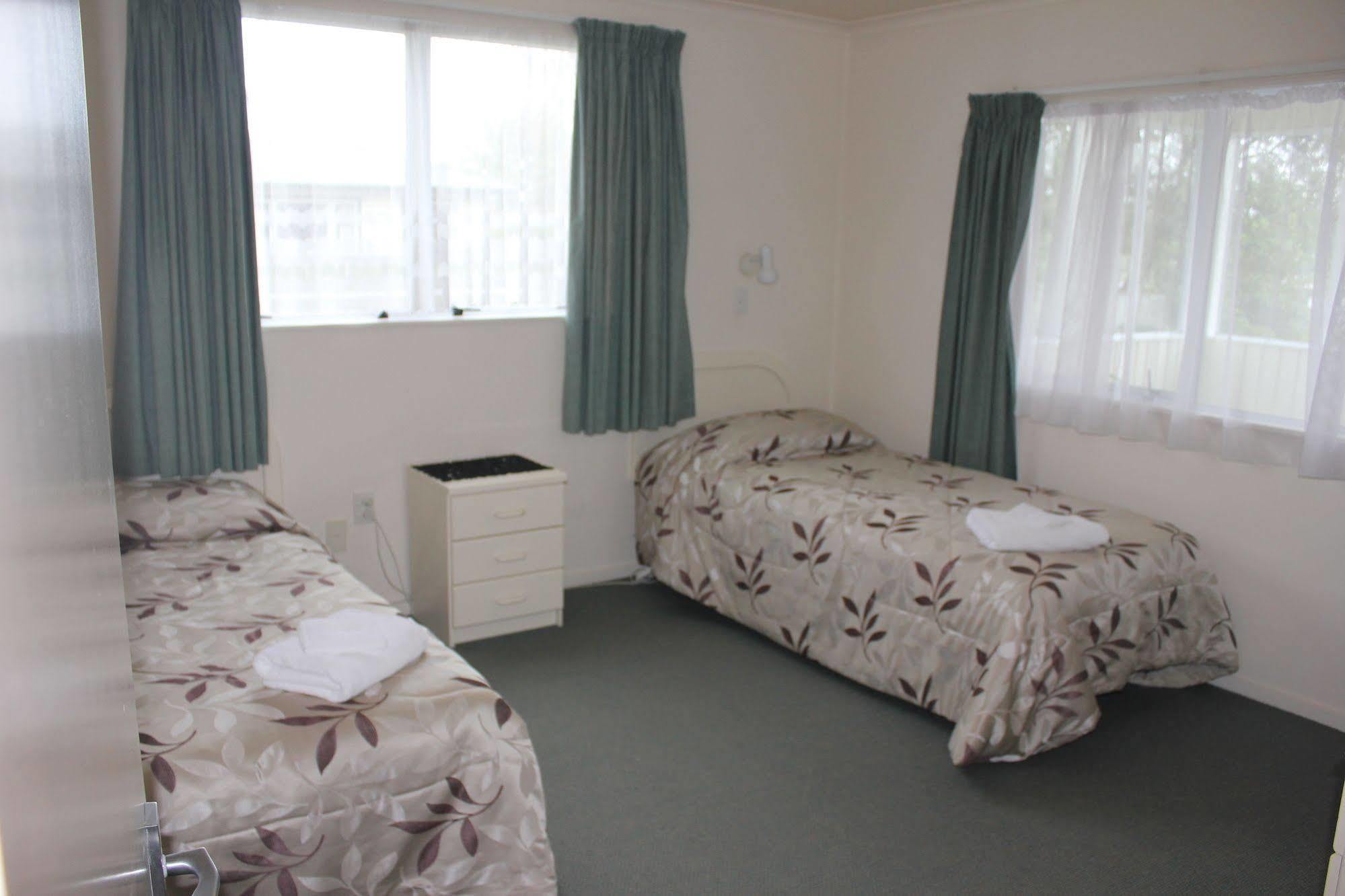 Acorn Estate Motel มาสเตอร์ตัน ภายนอก รูปภาพ