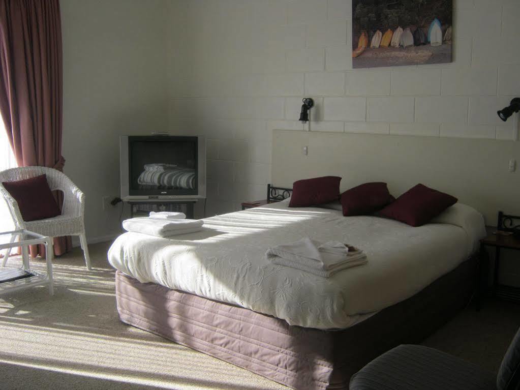 Acorn Estate Motel มาสเตอร์ตัน ภายนอก รูปภาพ